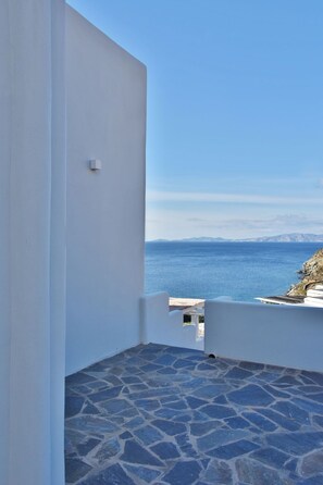 Property grounds - Tinos Portraits Kato Meria (Exomvourgo)