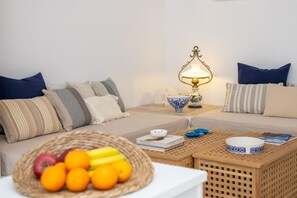 1 bedroom, iron/ironing board, free WiFi, bed sheets - Akrotiri, Tinos Town (Tinos)