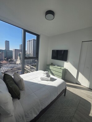 Schreibtisch, Bügeleisen/Bügelbrett, kostenloses WLAN, Bettwäsche