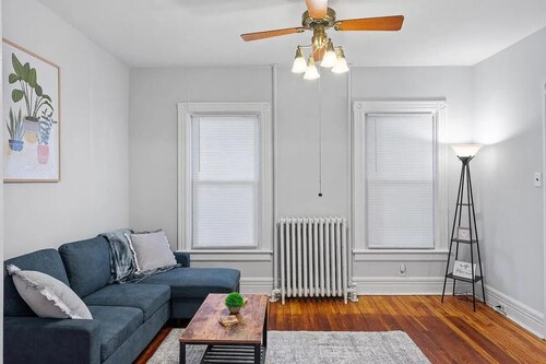 Spacious 4‑Bedroom Vacation Rental – First‑Floor Home Near Downtown Albany