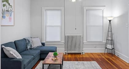 Spacious 4‑Bedroom Vacation Rental – First‑Floor Home Near Downtown Albany