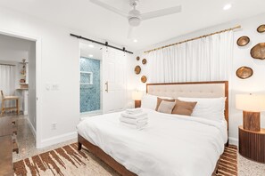 2 bedrooms, desk, iron/ironing board, travel cot - Coastal Chic Retreat | Pool Construction Discount (Delray Beach)