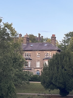 Exterior - Lake view 3-bedroom apartment in gorgeous Buxton (Buxton)