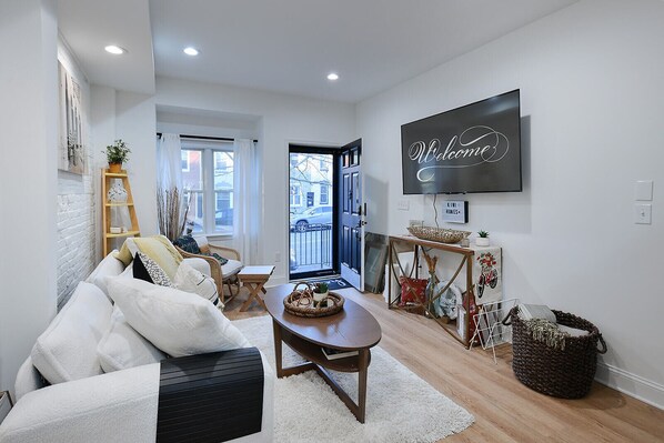 Unclassified image, 1 of 77, button - Canton Rooftop Retreat+Chef’s Kitchen+Good Vibes (Baltimore)