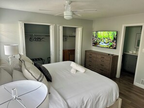 Bügeleisen/Bügelbrett, Reisekinderbett, kostenloses WLAN, Bettwäsche