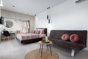 1 Schlafzimmer, Schreibtisch, Bügeleisen/Bügelbrett, Reisekinderbett