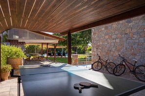 Outdoor dining - Iris Stone Built Villa (Milatos)