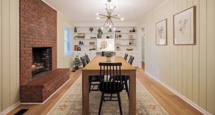 Epic Game Room Hangout with Grill, King Beds & 5 TVs