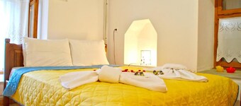 Xirafis Apartments 2