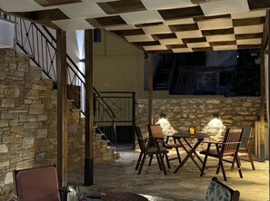 Outdoor dining - Myrsini's Upstairs Studio (Chorto)