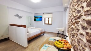 1 Schlafzimmer, Schreibtisch, Bügeleisen/Bügelbrett, Reisekinderbett