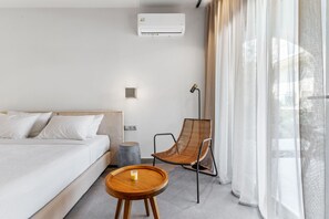 1 bedroom, iron/ironing board, travel cot, free WiFi - Garden View Suite  Ground Floor (Nikiana)