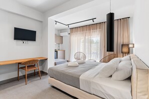 1 bedroom, iron/ironing board, travel cot, free WiFi - garden & pool view Ground floor (Nikiana)