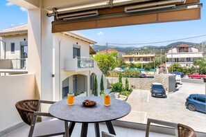 Outdoor dining - Garden View Suite  First Floor (Nikiana)