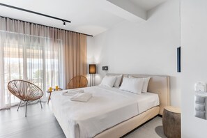 1 bedroom, iron/ironing board, travel cot, free WiFi - Sea View Suite First Floor (Nikiana)