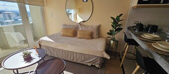 Departamento moderno, a pasos del centro, full equipado.