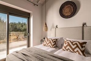 3 bedrooms, iron/ironing board, travel cot, bed sheets - Villa Cossoro Ena in Zakynthos (Ano Vasilikos)