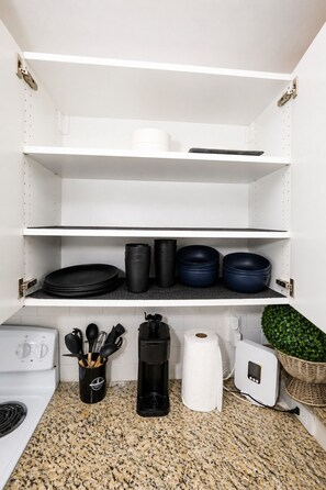 Coffee and/or coffee maker - Charming 2-bedroom apartment with by downtown Fort Lauderdale (Fort Lauderdale)