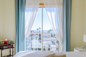1 bedroom, desk, iron/ironing board, travel cot - BnB Homes Apartment with Sea view Terrace &2 pools (Albufeira)