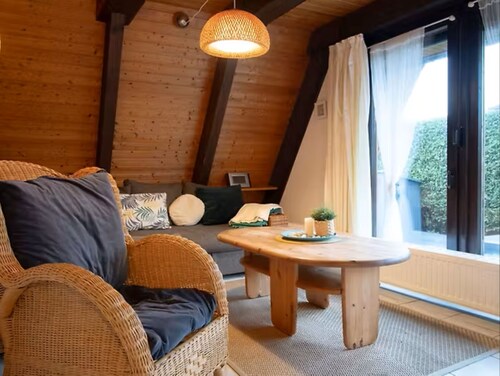 Familienfreundliches Ferienhaus in Burhave – 500 m zum Strand, WLAN, Garten
