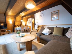 Unclassified image, 3 of 17, button - Vrbo Property (Burhave)