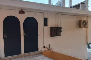 Enceinte de l’hébergement