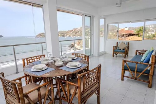 Beachfront Olas Bungalow @Aqua at La Madera Beach.