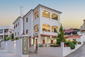 Exterior - Villa Araucaria private pool,jacuzzi,seaview (Atsipopoulo)