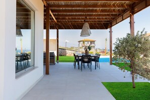Outdoor dining - Luxury Villa U with private swimming pool (Kokkini Hani)