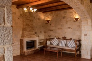 TV, fireplace - Ydria  Villa C Stonebuild (Hersonissos)