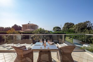 Outdoor dining - Villa Erato with private swimming pool (Corfu)