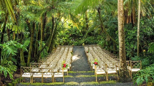An outdoor wedding venue with rows of chairs and a gravel aisle. - Cozy 1-bedroom Room in Serene Princeton with AC comfort (Princeton)