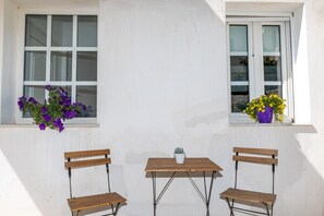 Outdoor dining - Margherita's - Deluxe Double Studio (Naxos)