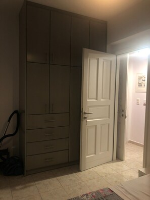 Interior - One Bedroom Apartment (Naxos)