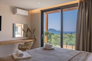 4 bedrooms, iron/ironing board, travel cot, bed sheets - Cameo 1  Luxury Villa with Pool (Zakynthos)