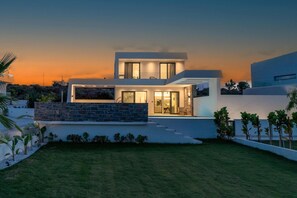 Exterior - Aethra Deluxe Villa with pool, 700m from Beach (Anissaras)