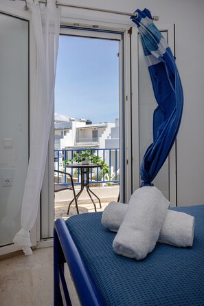 2 bedrooms, iron/ironing board, travel cot, free WiFi - Zen Beach House  in Tinos 1 (Tinos)