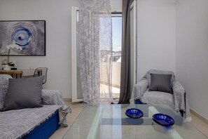 TV - Zen Beach House  in Tinos 1 (Tinos)