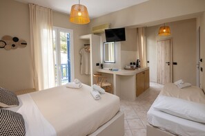 Room - Euphoria In Center Of Tinos With Two Balconies (Tinos)