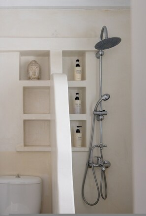 Shower, hair dryer, towels - Salt & Stone In Center Of Tinos Luxury Suite (Tinos)