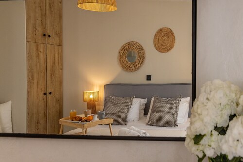 Sun & Soul In Center Of Tinos Luxury Suite