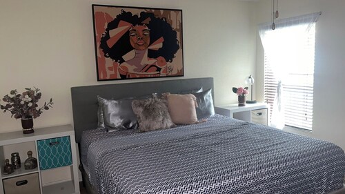 Florida Chill
Sunshine by Day, Fire Pit Nights — 3BR with AC in Winter Haven