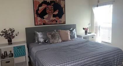 Florida Chill
Sunshine by Day, Fire Pit Nights — 3BR with AC in Winter Haven