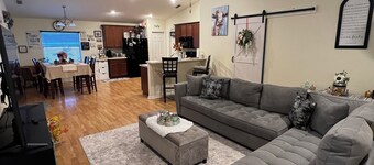 Florida Chill
Sunshine by Day, Fire Pit Nights — 3BR with AC in Winter Haven