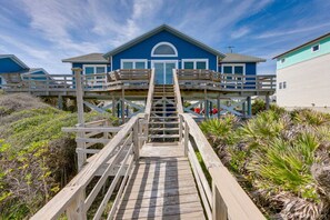 Exterior - Once upon a Tide- OCEANFRONT home, 4bed, 3bath- Pet friendly (Ponte Vedra Beach)