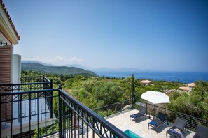 Property grounds - Villa Mandola in Tzamarelata (Tzamarelata)
