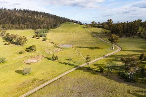 Barefoot Luxury, Romantic Escapes, Outdoor Bath with a view, Rolling hills