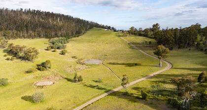 Barefoot Luxury, Romantic Escapes, Outdoor Bath with a view, Rolling hills