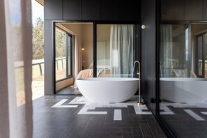 Unclassified image, 5 of 15, button - Barefoot Luxury, Romantic Escapes, Outdoor Bath with a view, Rolling hills (Carlton River)