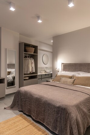 1 bedroom, desk, iron/ironing board, free WiFi - Iris - By Celestial Suites (Athina)